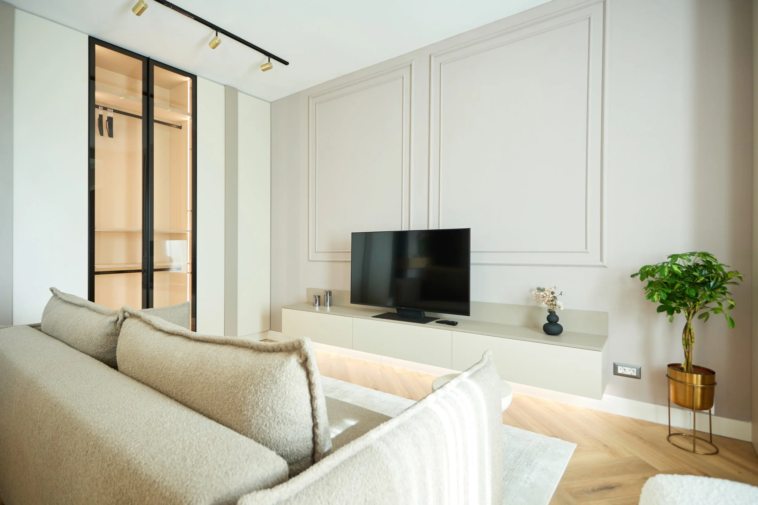 IM Apartment — mobilier la comandă NETT MOBEL